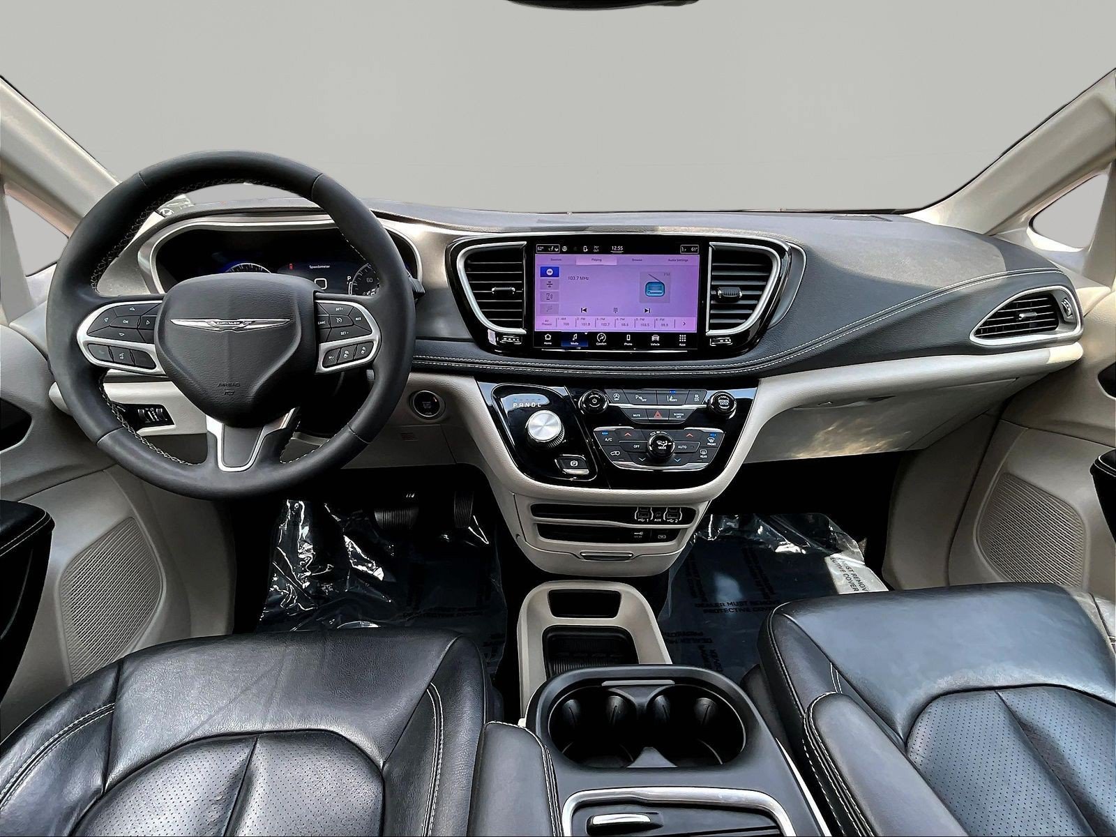 Used 2022 Chrysler Pacifica Touring-L FWD image 7