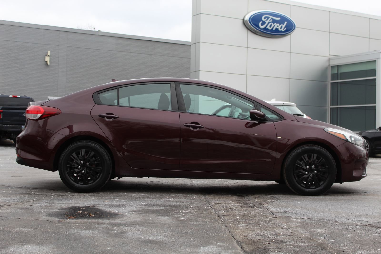 Used 2017 Kia Forte LX image 8