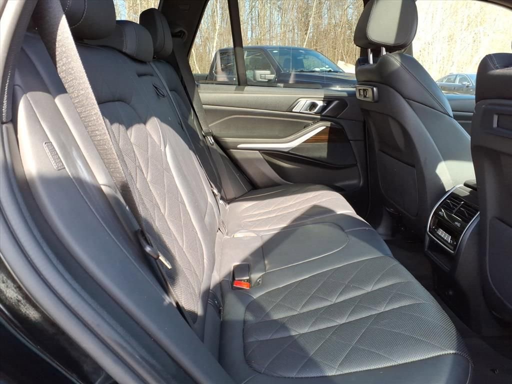 Used 2023 BMW X5 xDrive45e image 8