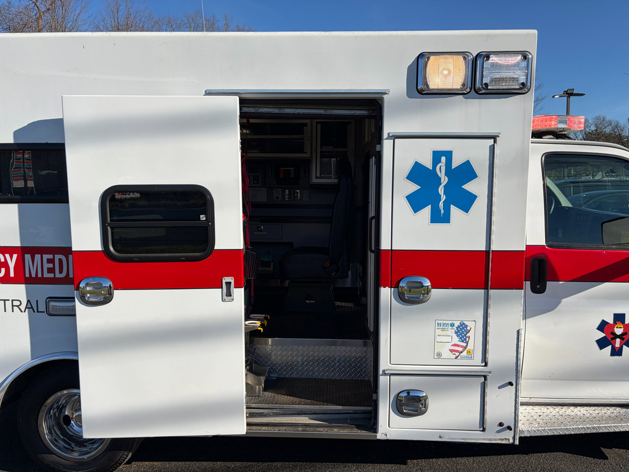 Used 2015 Chevrolet Express 4500 w/ Ambulance Package image 30
