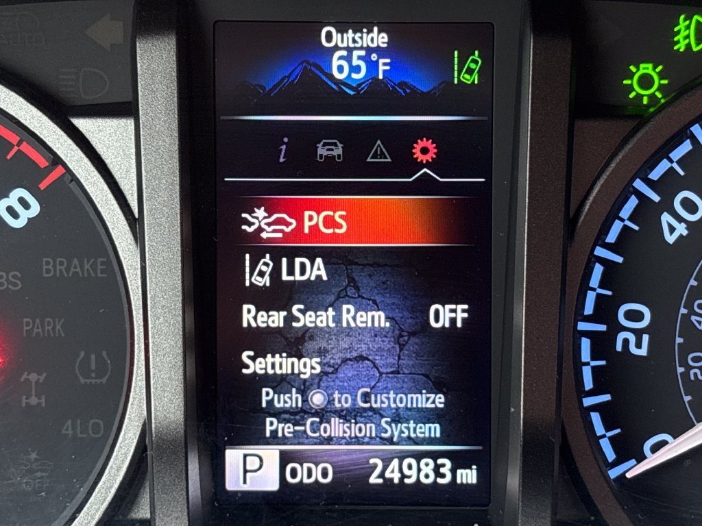 Used 2023 Toyota Tacoma TRD Off-Road w/ Technology Package AWD/4WD image 7