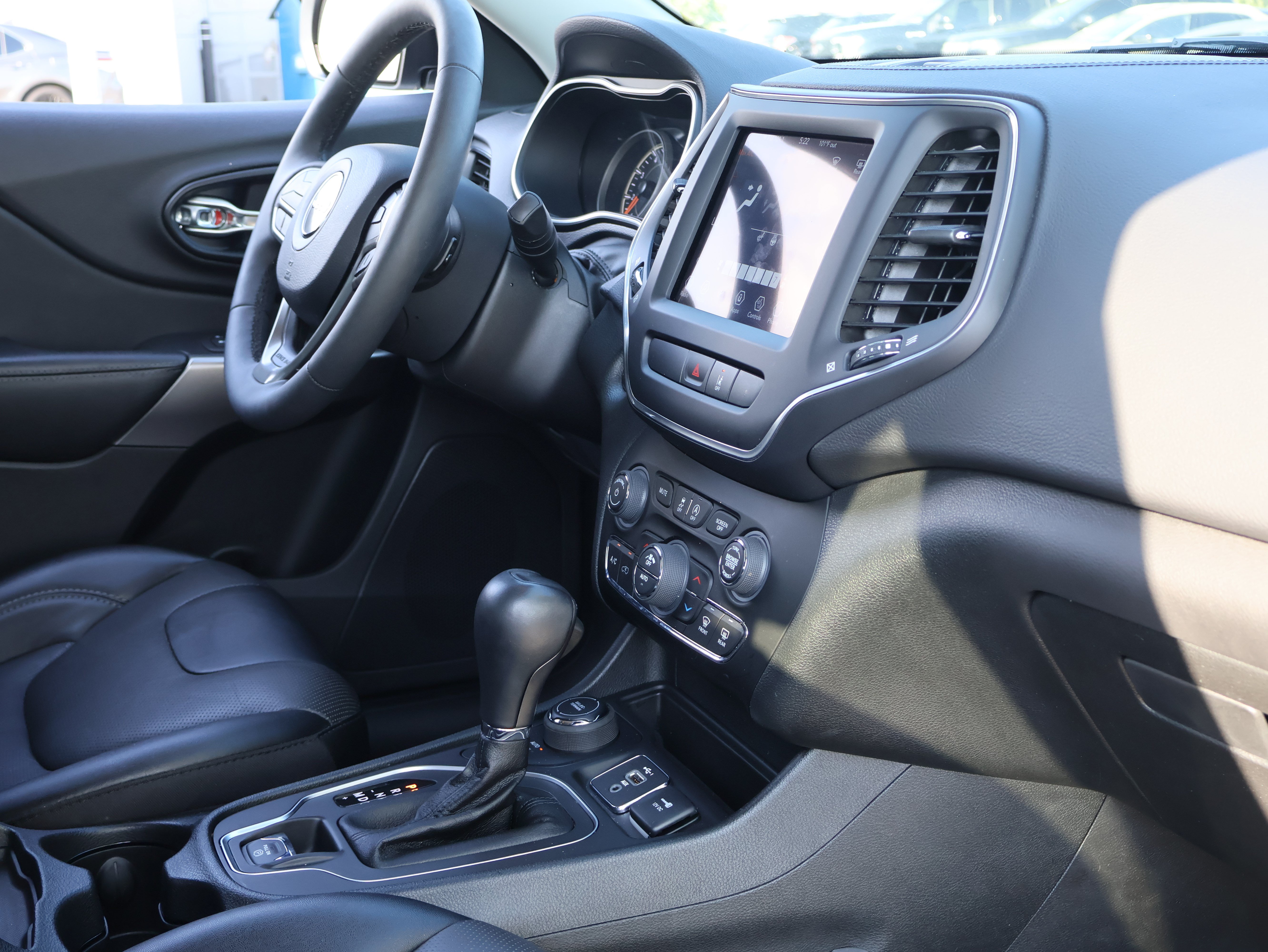 Used 2022 Jeep Cherokee Latitude Lux AWD/4WD image 9
