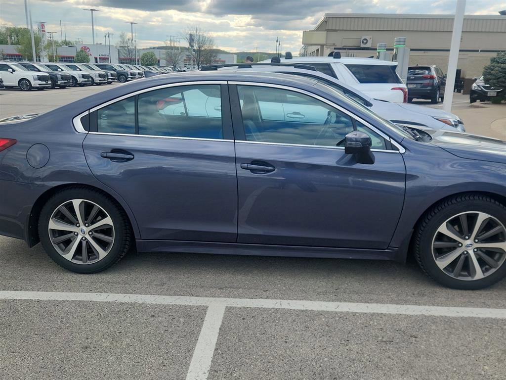 Used 2016 Subaru Legacy 2.5i Limited AWD/4WD image 3
