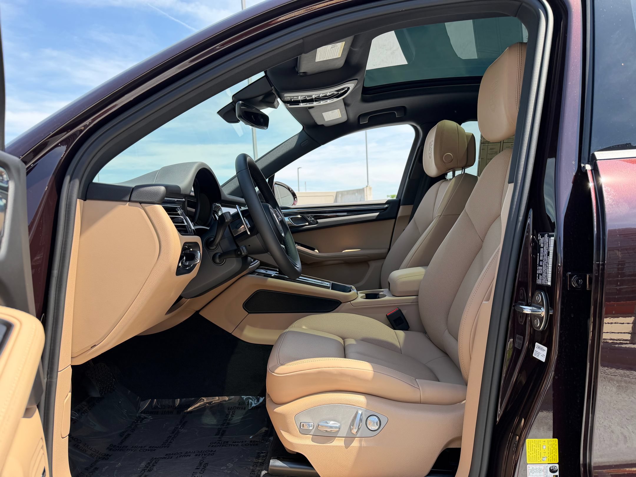 Used 2026 Porsche Macan AWD/4WD image 22