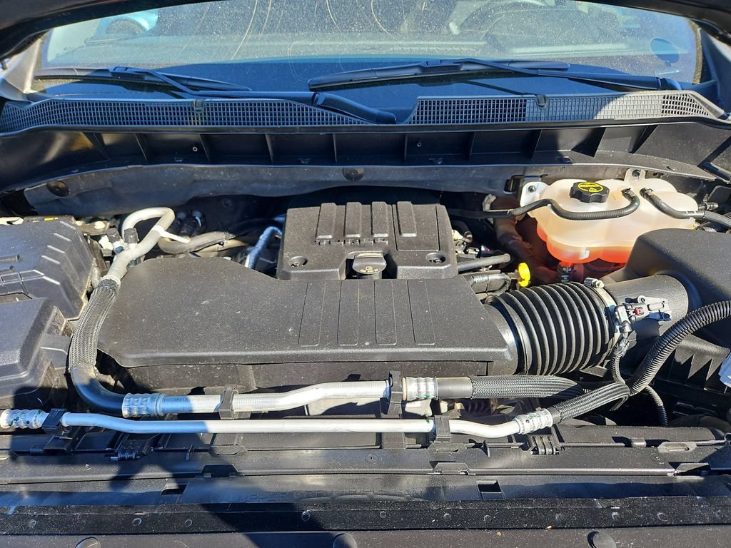Certified 2025 Chevrolet Silverado 1500 LT AWD/4WD image 34