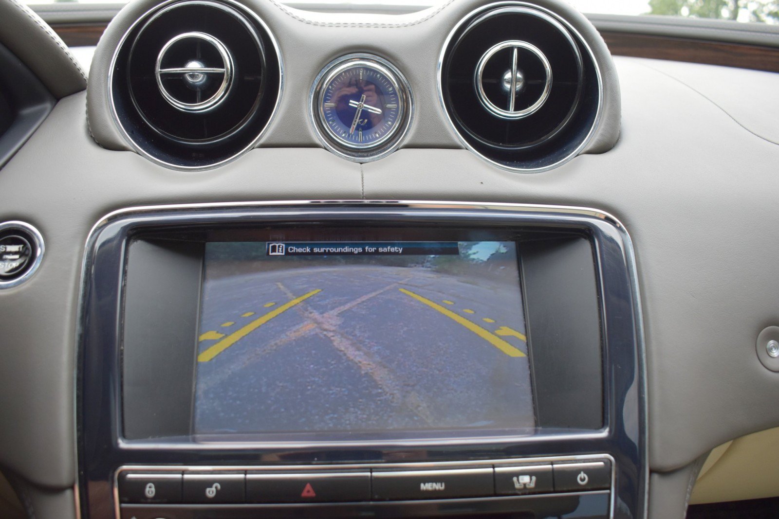 Used 2011 Jaguar XJ L RWD image 19