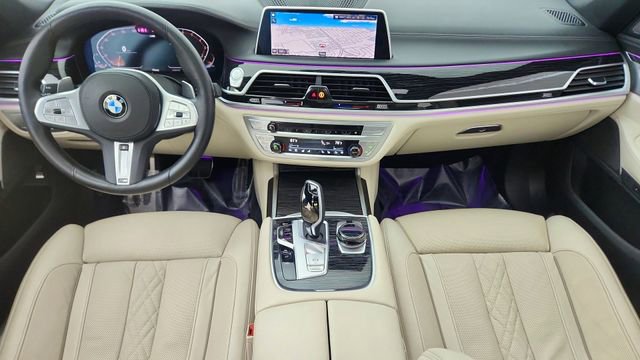 Used 2022 BMW 740i w/ M Sport Package image 90