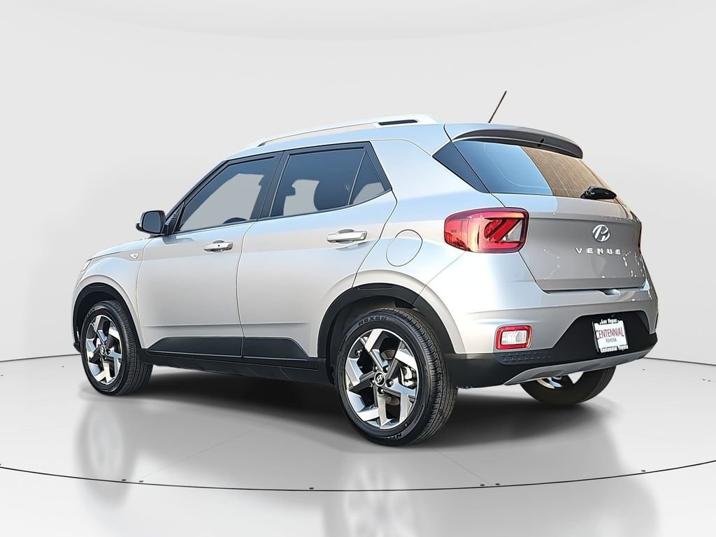 Used 2025 Hyundai Venue SEL image 7