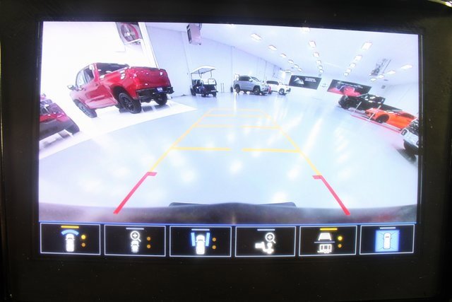 Used 2023 Chevrolet Traverse High Country image 4