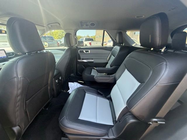 New 2024 Ford Explorer XLT w/ Equipment Group 202A image 15