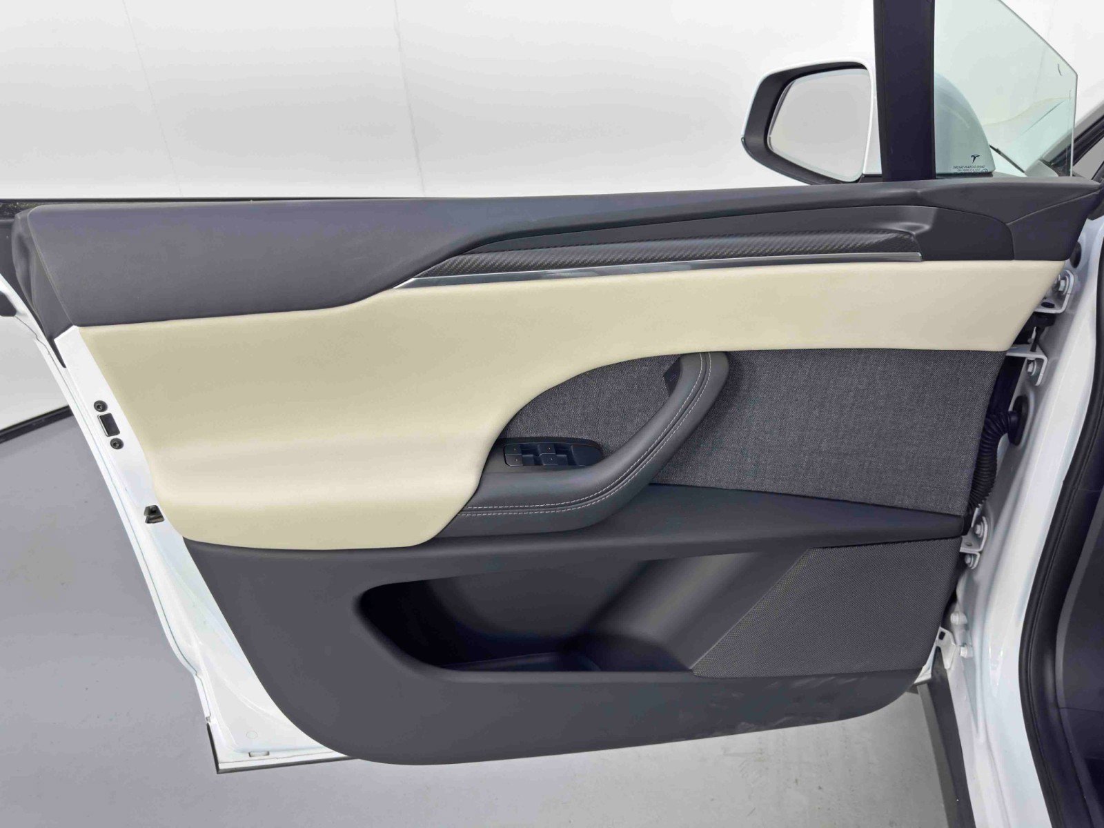 Used 2022 Tesla Model X Plaid image 47