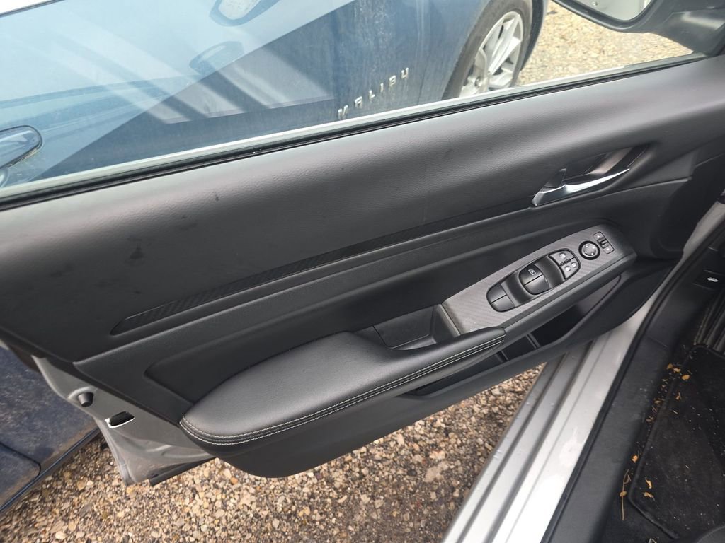 Used 2024 Nissan Altima 2.5 SV image 16