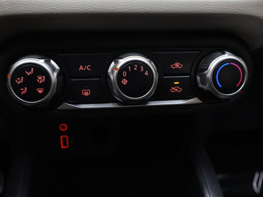 Used 2021 Nissan Versa SV image 22