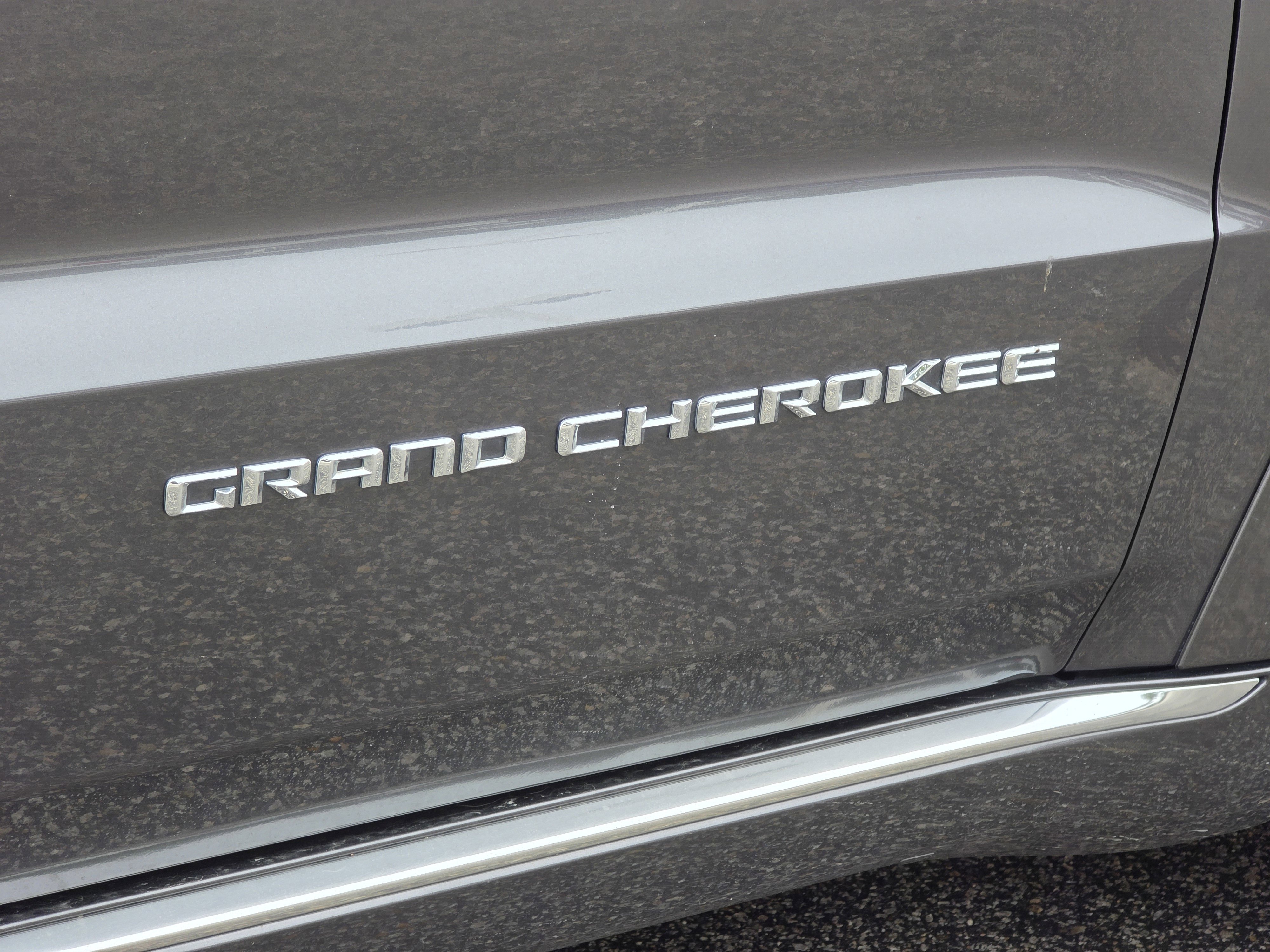 Used 2016 Jeep Grand Cherokee Summit image 29