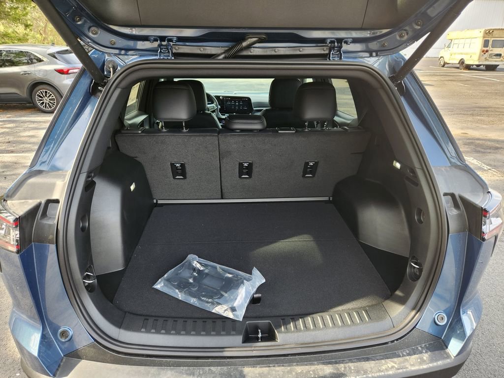 New 2026 Chevrolet Equinox LT w/ Convenience Package II FWD image 6