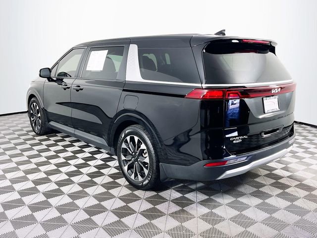 Used 2024 Kia Carnival EX image 6