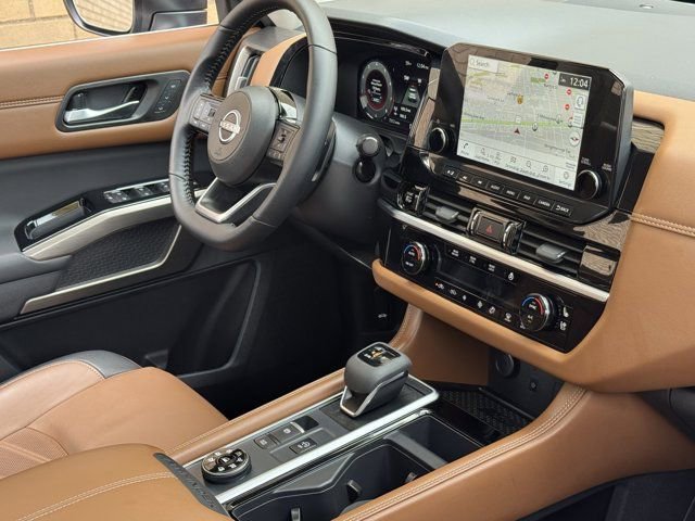 Used 2025 Nissan Pathfinder Platinum w/ Cargo Package image 13