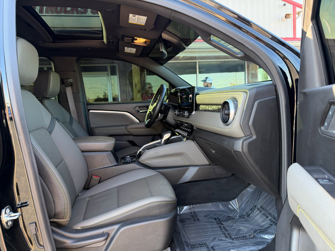 Used 2024 Chevrolet Colorado ZR2 w/ ZR2 Convenience Package III image 21