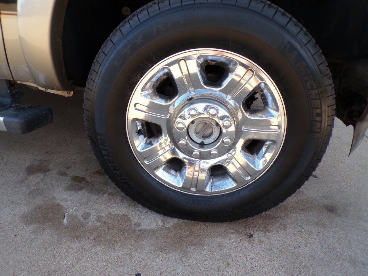 Used 2012 Ford F250 King Ranch w/ King Ranch w/Chrome Pkg image 5