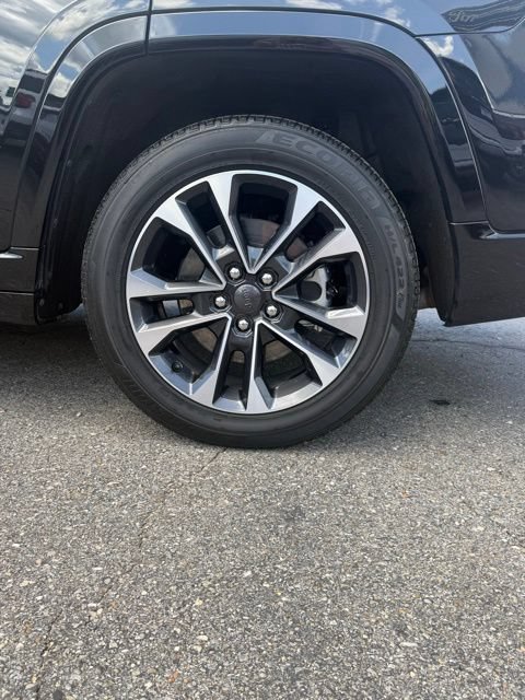 New 2025 Jeep Grand Cherokee L Overland w/ Advanced Protech Group III AWD/4WD image 6
