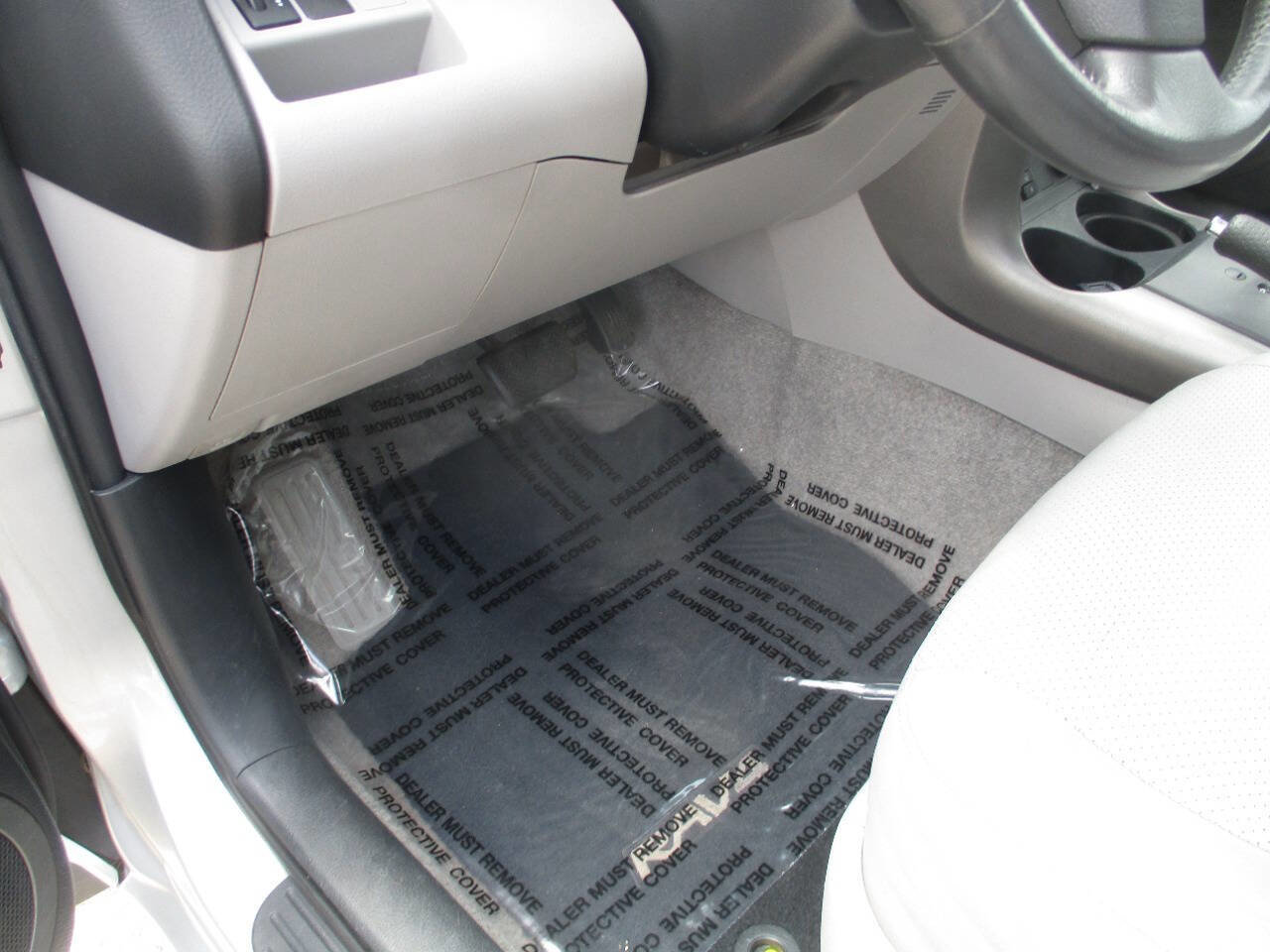 Used 2010 Toyota RAV4 Limited AWD/4WD image 23