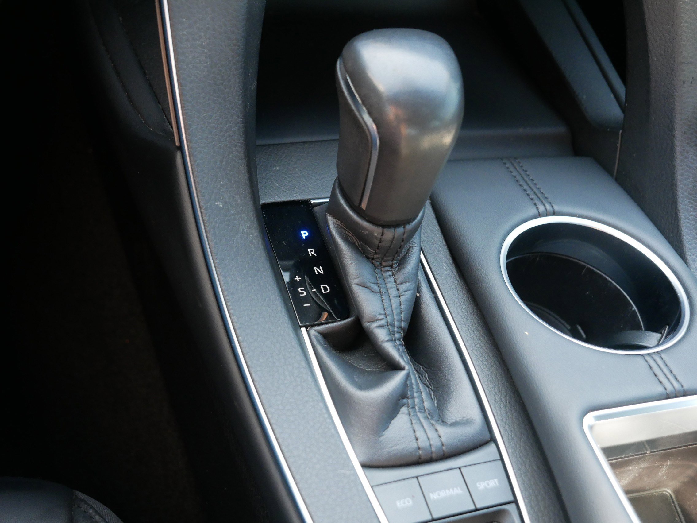 Used 2020 Toyota Avalon XLE FWD image 24