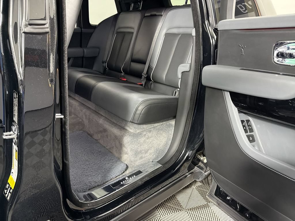 Used 2020 Rolls-Royce Cullinan AWD/4WD image 46