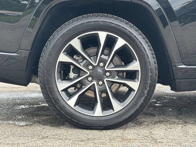 Used 2022 Jeep Grand Cherokee L Overland w/ Luxury Tech Group IV AWD/4WD image 3
