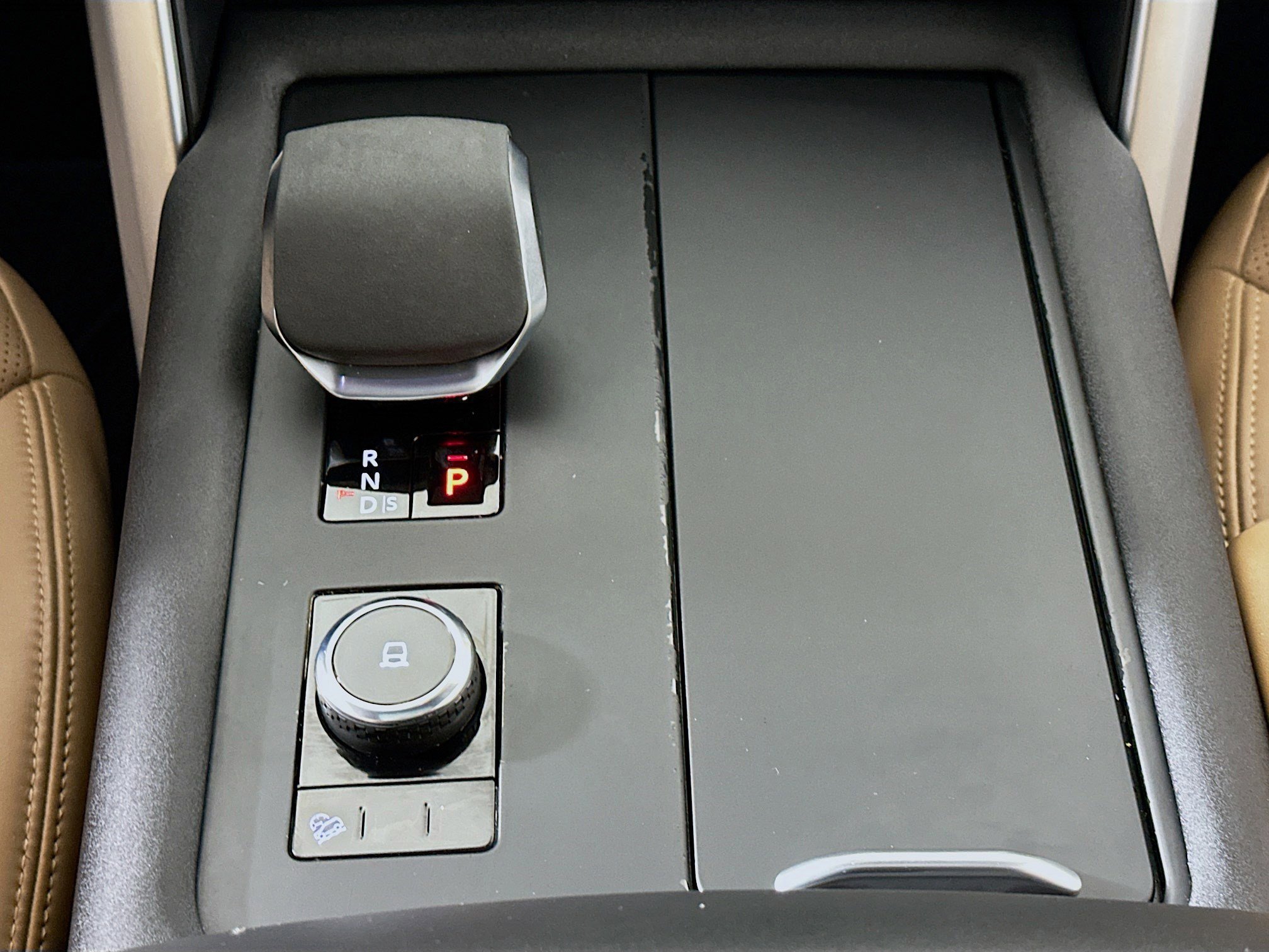 Used 2023 Land Rover Discovery HSE R-Dynamic image 13