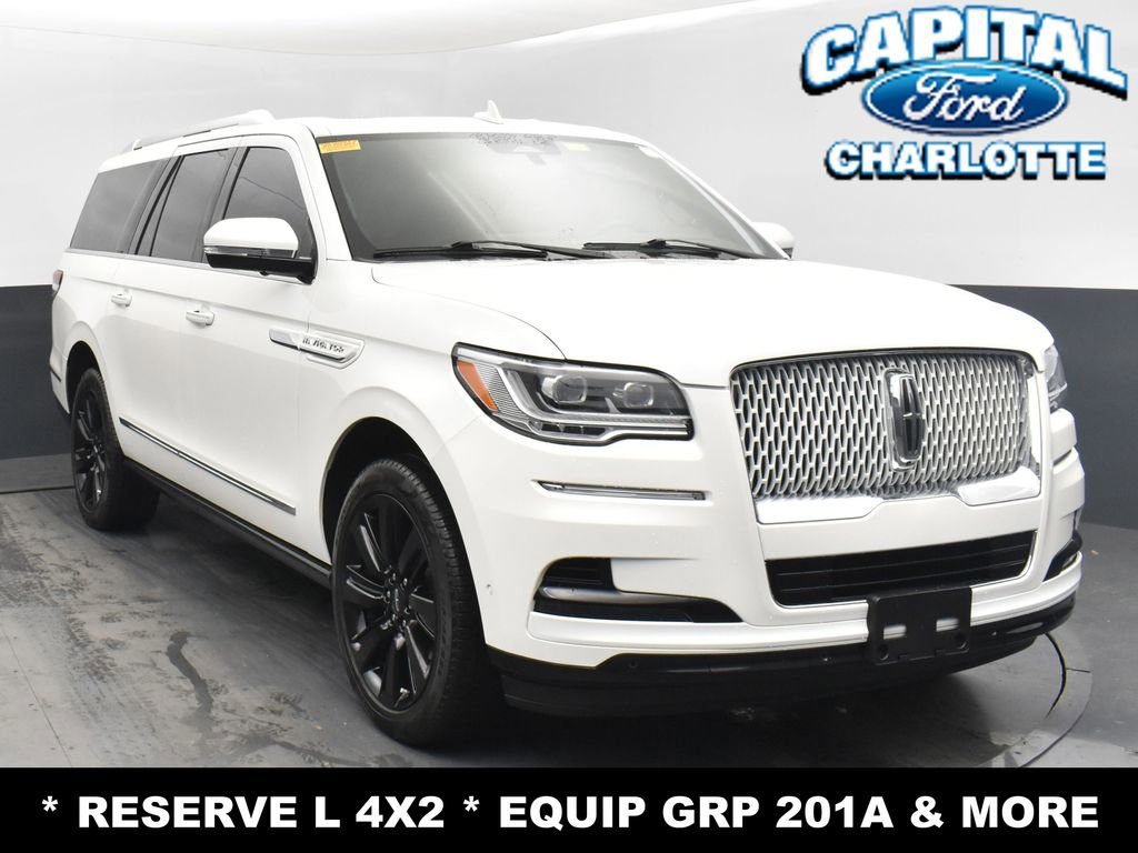 Used 2023 Lincoln Navigator L Reserve image 2