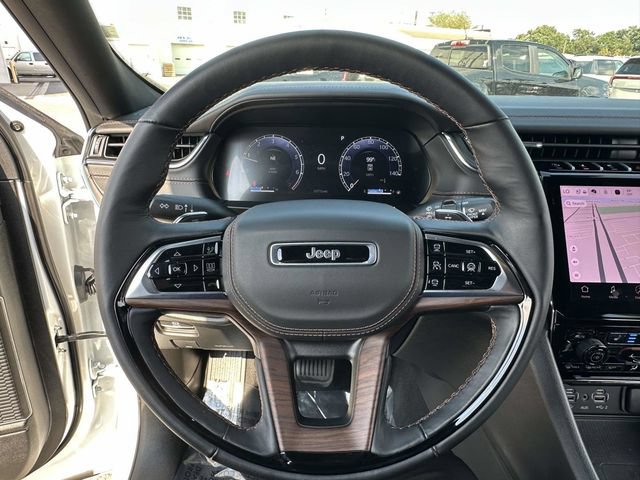 Used 2025 Jeep Grand Cherokee L Summit w/ Advanced Protech Group IV AWD/4WD image 10