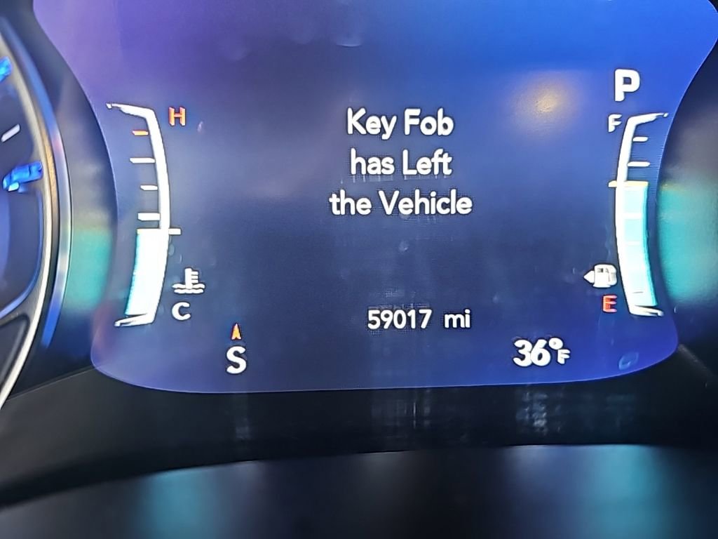 Used 2024 Chrysler Pacifica Touring-L image 17