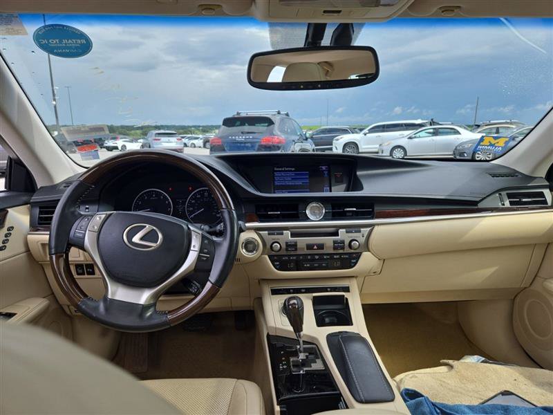Used 2013 Lexus ES 350 w/ Luxury Pkg FWD image 5