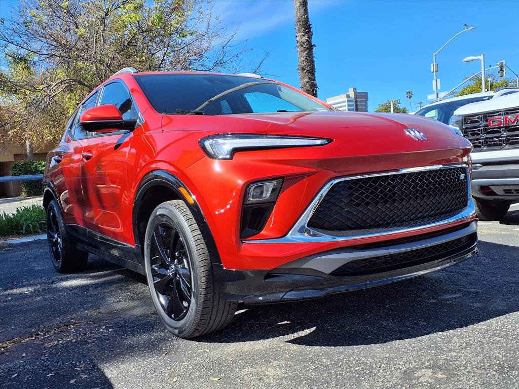 Used 2024 Buick Encore GX Sport Touring image 3