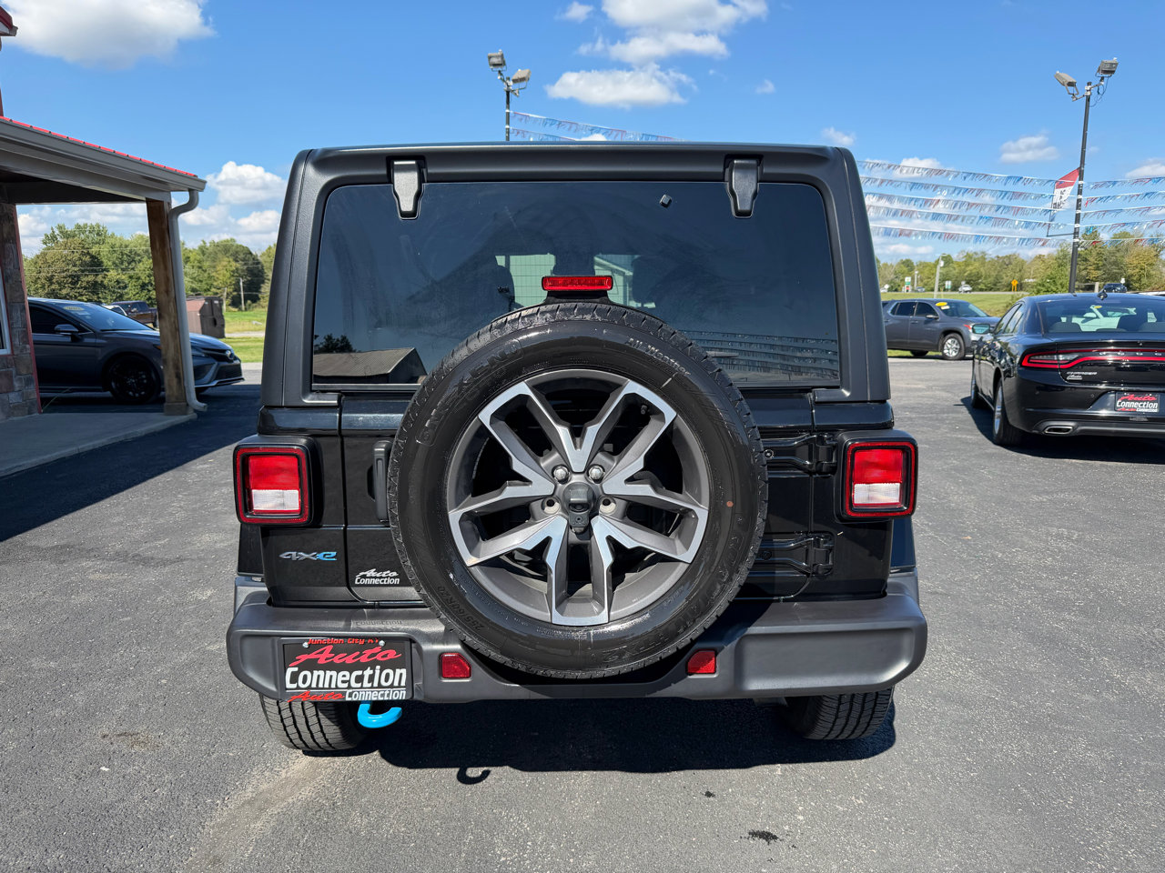 Used 2024 Jeep Wrangler Unlimited image 5