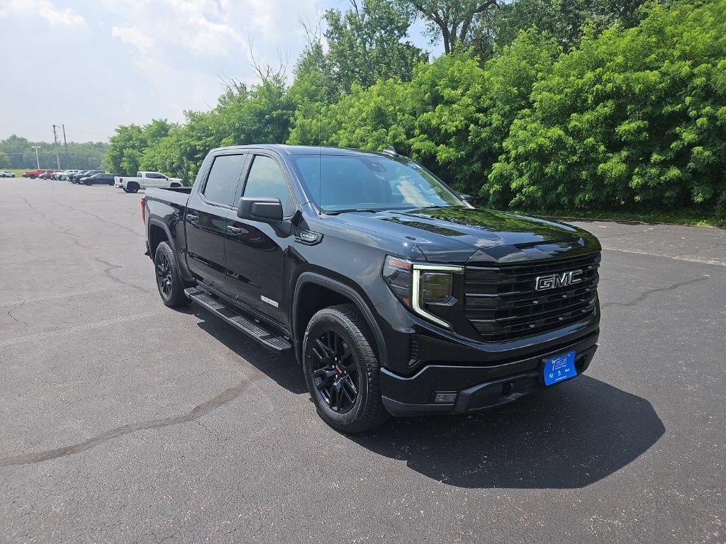 Used 2024 GMC Sierra 1500 Elevation w/ LPO, Elevation Black Package AWD/4WD image 10