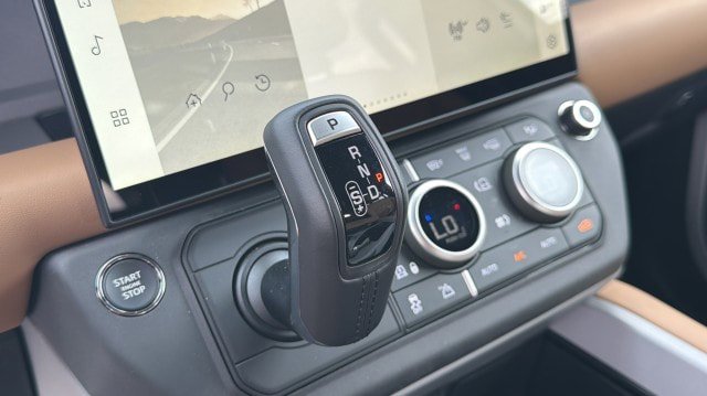 New 2026 Land Rover Defender 110 V8 image 22
