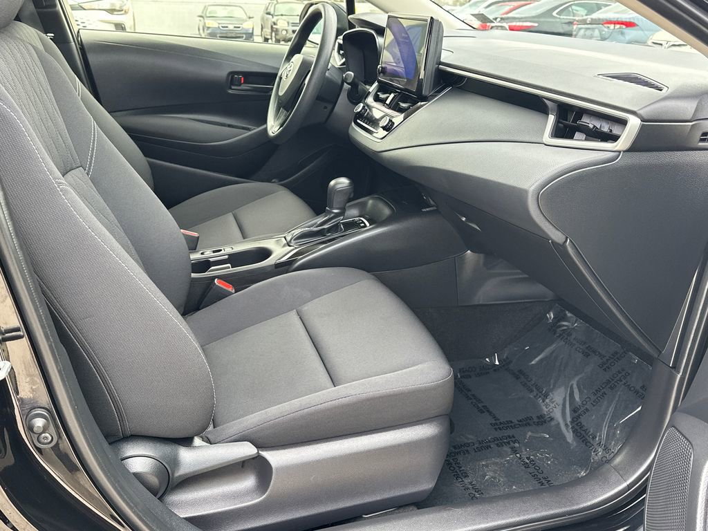 Used 2025 Toyota Corolla LE w/ LE Premium Package image 10