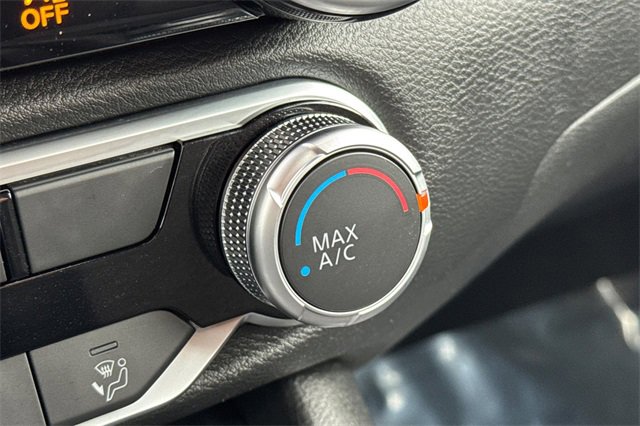 Used 2025 Nissan Sentra SV image 29