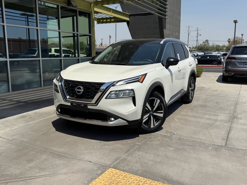 Used 2022 Nissan Rogue Platinum w/ Head-Up Display Package image 2