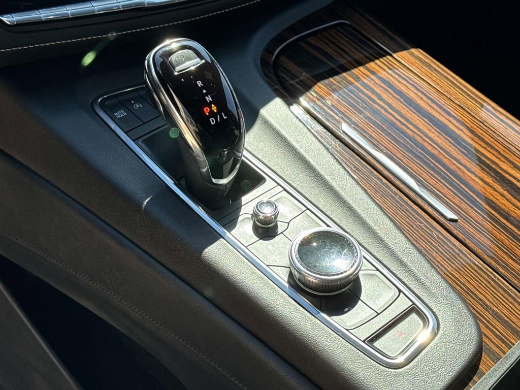 Used 2022 Cadillac Escalade ESV Luxury image 35