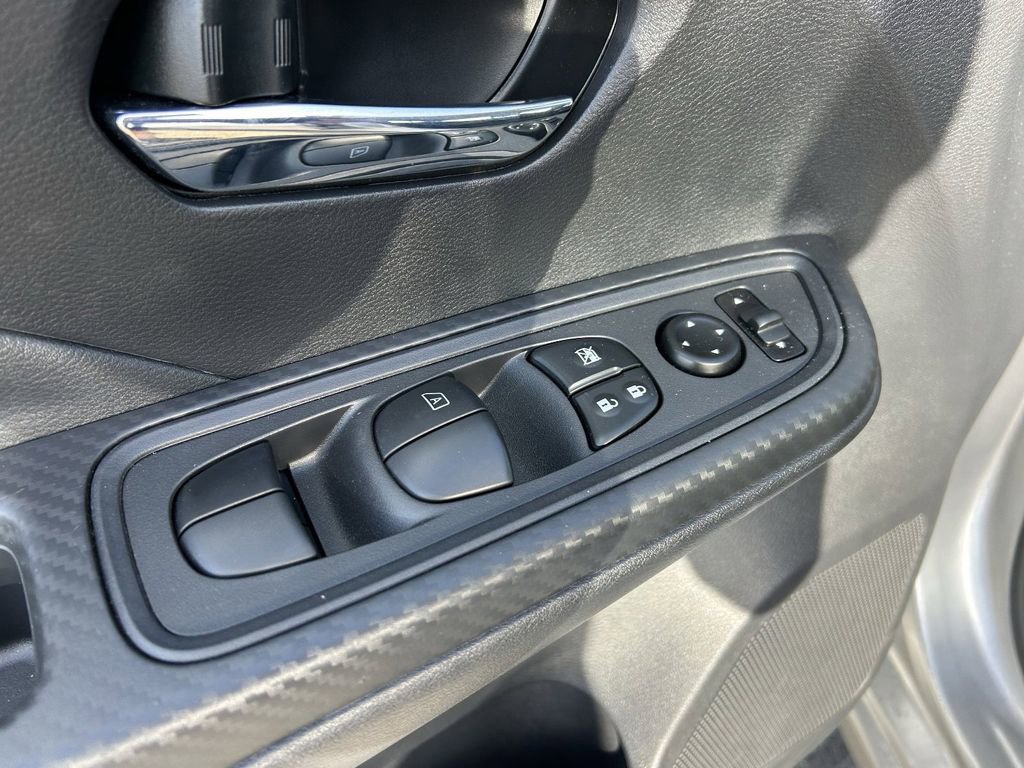 Used 2025 Nissan Versa SV w/ Trunk Package image 24