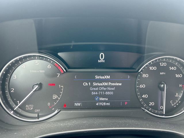 Used 2023 Cadillac XT4 Luxury w/ Cold Weather Package image 19