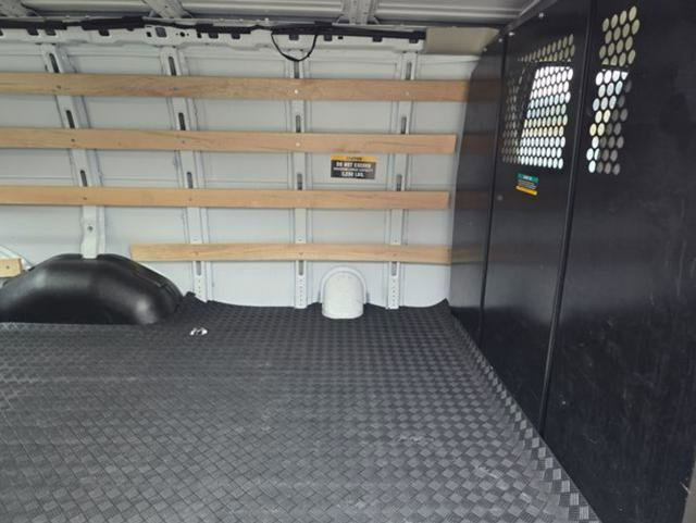 Used 2024 GMC Savana 2500 w/ Driver Convenience Package image 11