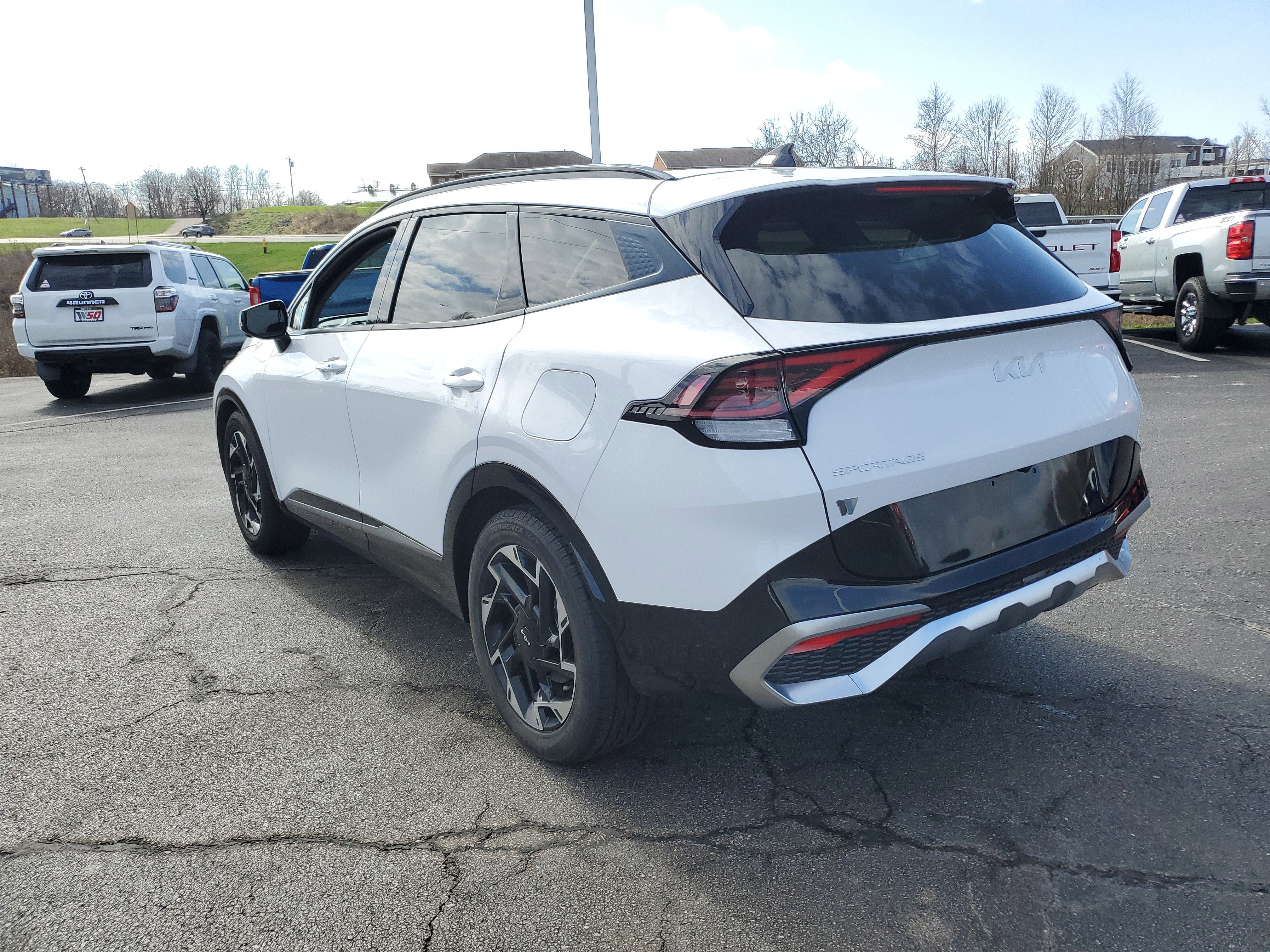 Used 2023 Kia Sportage SX image 6