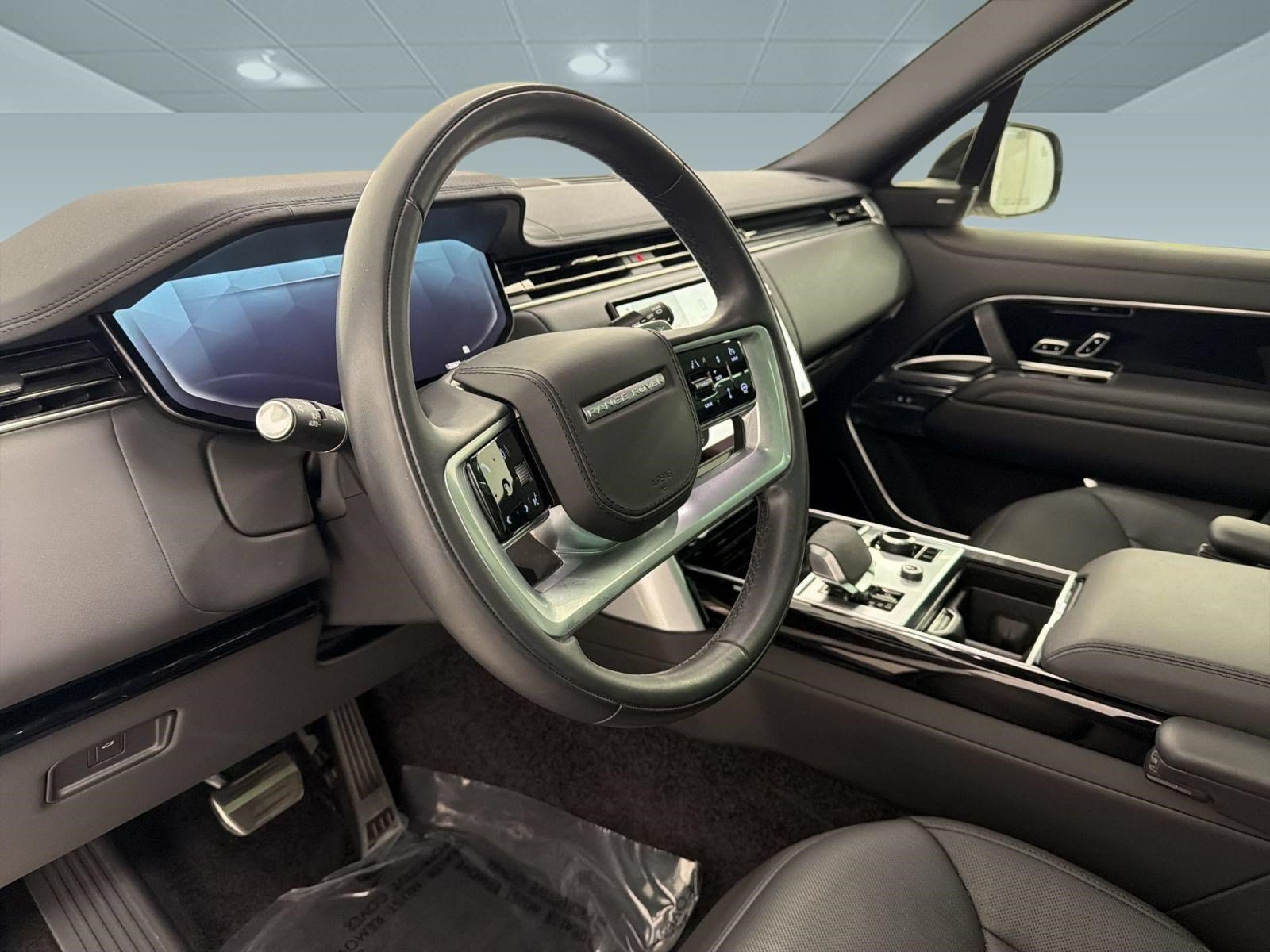 Used 2023 Land Rover Range Rover SE AWD/4WD image 4