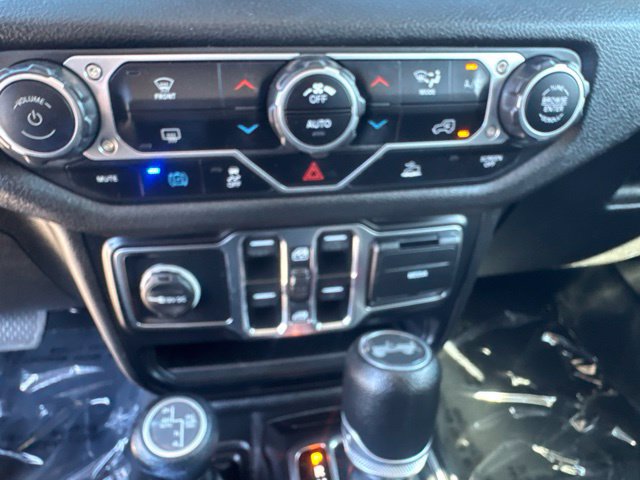 Used 2024 Jeep Wrangler Unlimited AWD/4WD image 24