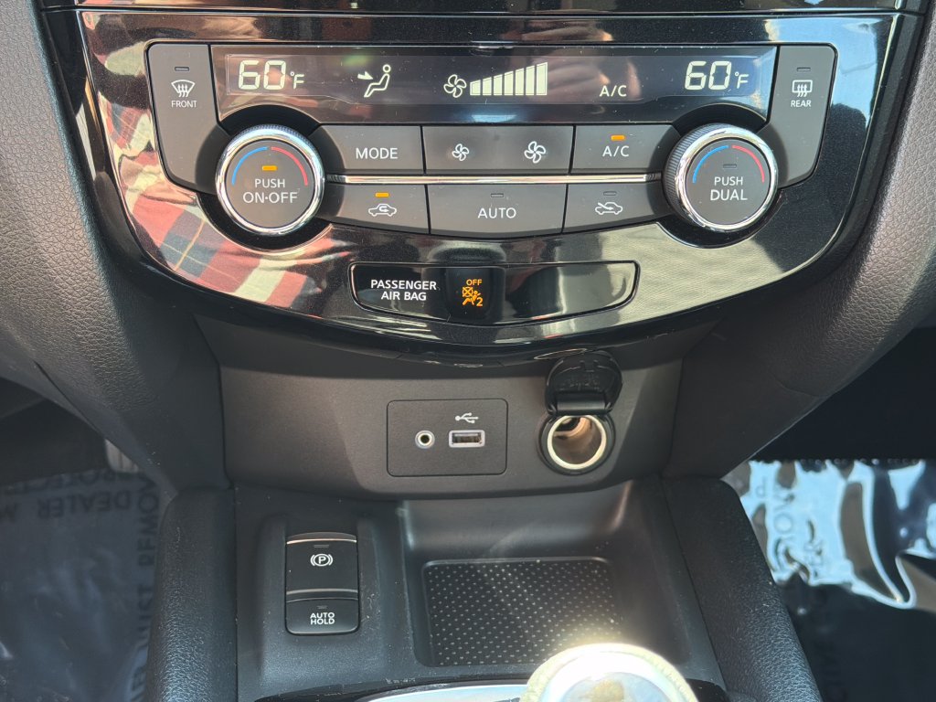 Used 2022 Nissan Rogue Sport SV w/ Technology Package AWD/4WD image 28