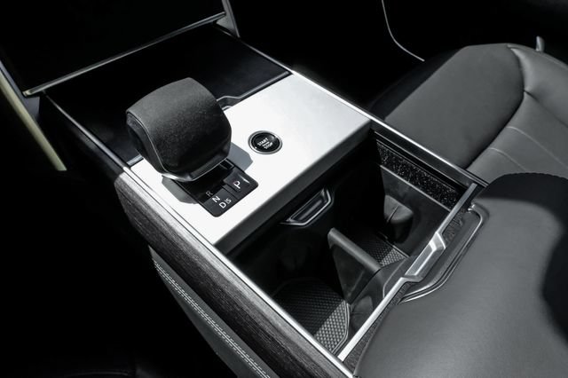 New 2026 Land Rover Range Rover SE AWD/4WD image 30