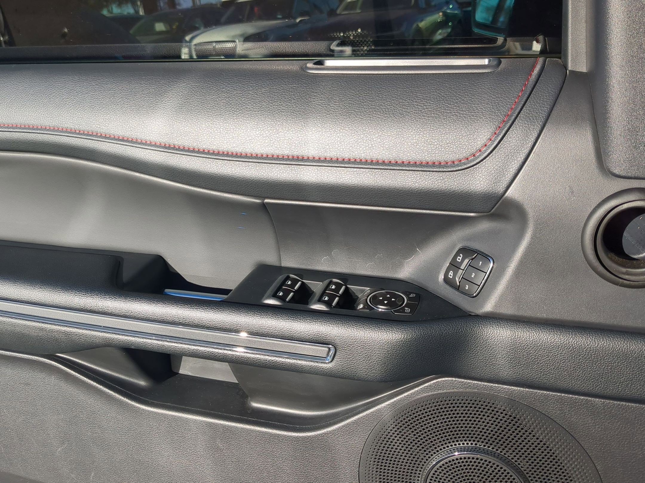 Used 2024 Ford Expedition Max Limited image 12